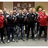 stehend 1. Reihe v.l.: Abteilungsleiter Karl Karl, Trainer 2. Mannschaft Christian Kopp, Co-Trainer 1. Mannschaft Alexander Kasdas, Torwarttrainer Simon Augustin, 1. Vorstand Marco Fenzl Stehend 2. Reihe v.l.: 2. Vorstand Karl Leidl, Co-Trainer 2. Mannschaft Florian Kauer, Trainer 1. Mannschaft Lukas Gehr, Trainer 1. Mannschaft Nico Kraus, Co-Trainer 1. Mannschaft Stefan Stöger, Abteilungsleiter Julian Schneider