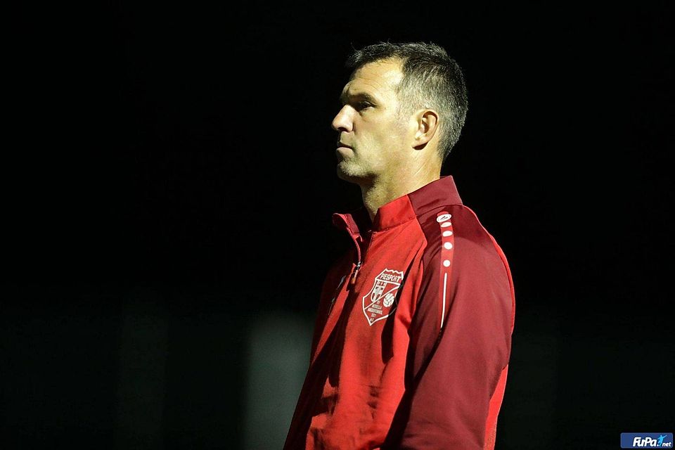 Hat beim SV Niederemmel für ein weiteres Jahr zugesagt: Trainer Thomas Sandner.