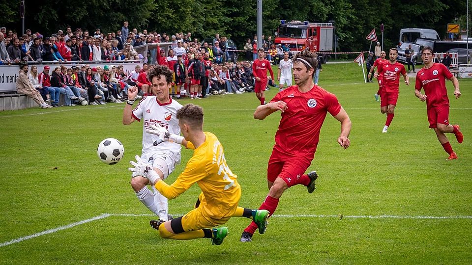 Für einen Startelfeinsatz empfohlen hat sich als einer der wenigen Oliver Henecka (r.).