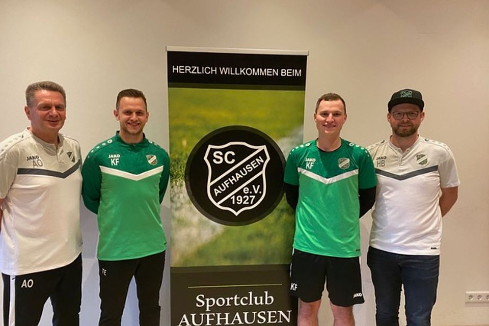 Von links nach rechts: Sportlicher Leiter Andi Ortmeier; Neutrainer Thomas  Eisenreich; Spielertrainer Karl Feicht; Sportlicher Leiter Harald Bichler