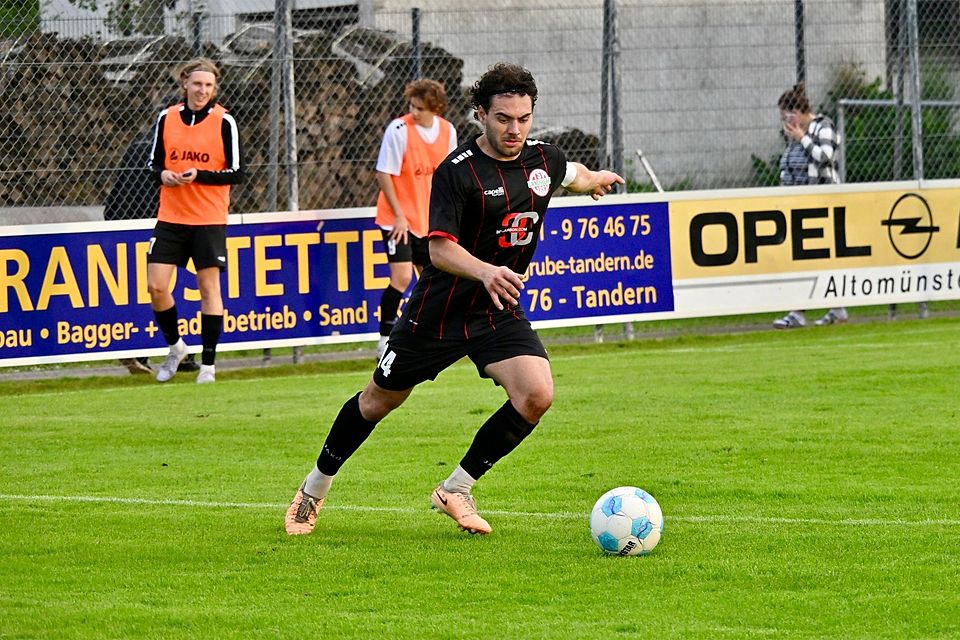 Kapitän Max Holdenrieder bleibt Landsberg auch in der Regionalliga treu Kapitän Max Holdenrieder bleibt Landsberg auch in der Regionalliga treu