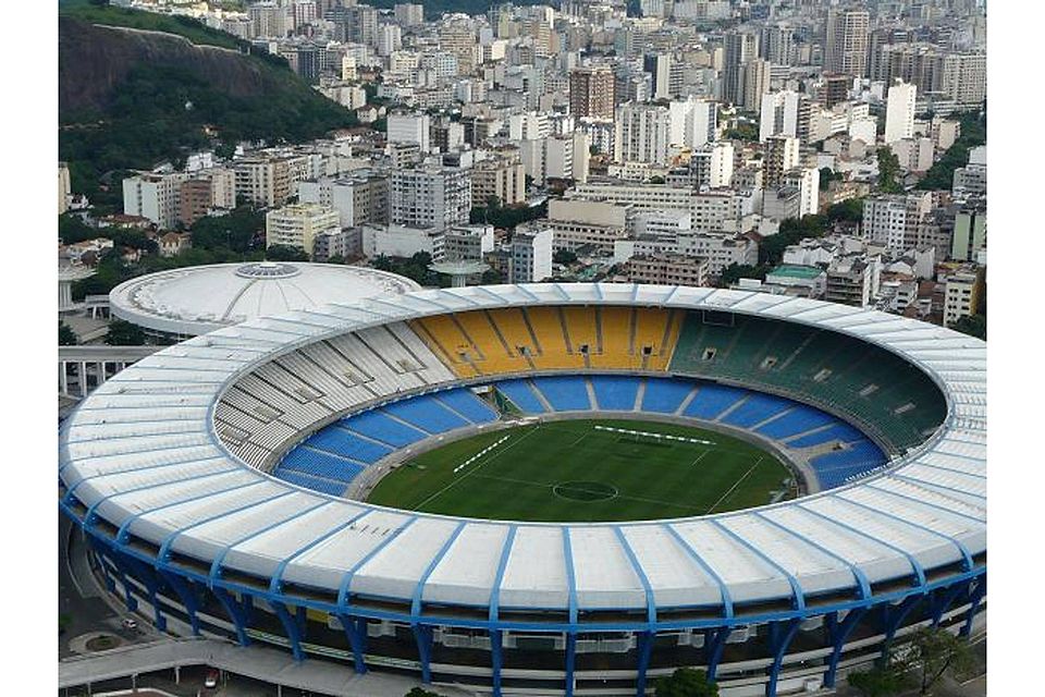 Das Estádio Jornalista Mário Filho, kurz Maracana. Der Mythos des Finalspielorts Rio de Janeiro und gleichzeitig die größte aller WM-Arenen 2014. Wir machen uns auf und absolvieren eine kleine Tour zu den Spielorten der WM in Brasilien. (Bild: Around the rings/ Flickr)