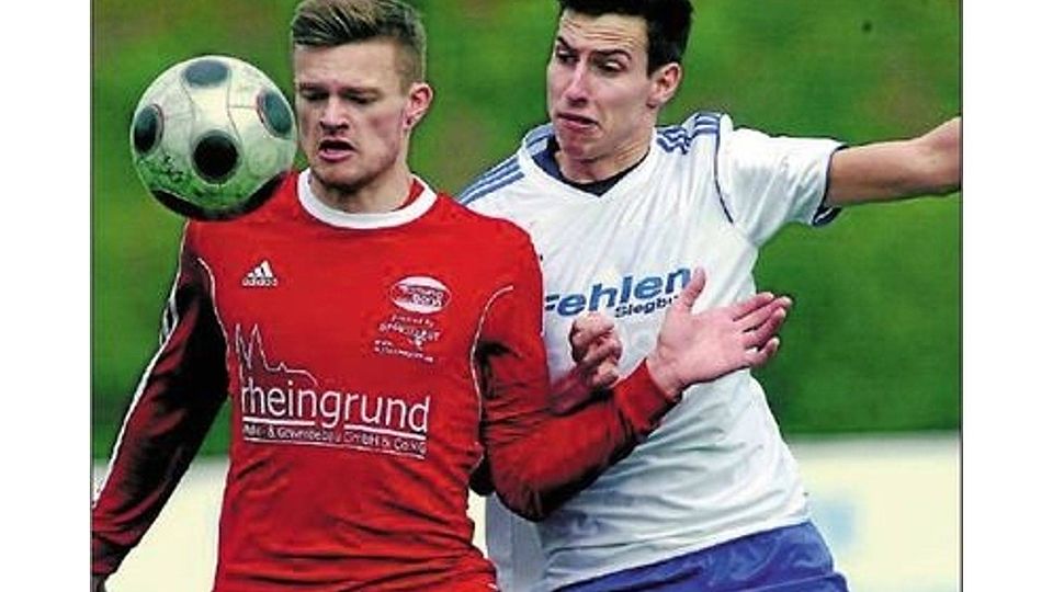 Chancenlos waren Jan Meyer (links) und der SC Fortuna beim 1:6 gegen den SC Uckerath. FOTO: HENRY