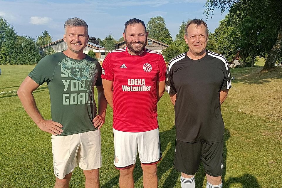 Fußball Saison 2025/26 A-Klasse TSV Rott von links Trainer Andreas Görlitz, Fußballerchef Michael Welzmiller und Co-Trainer Uwe Hoy