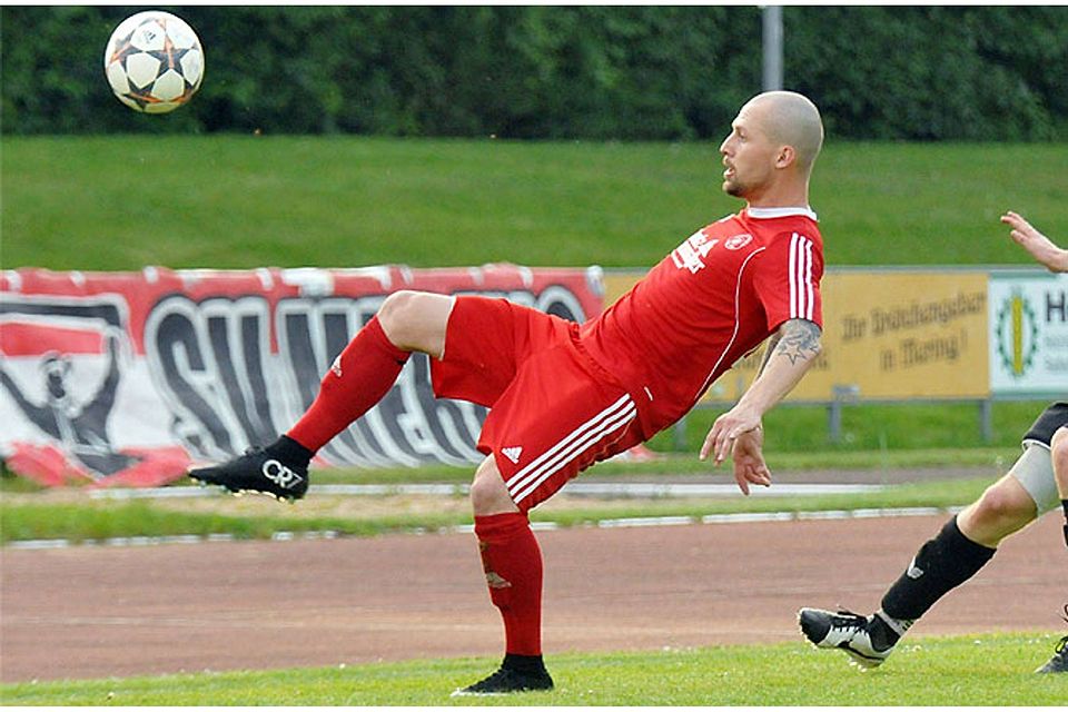 Vor zwei Jahren stürmte Manuel Müller noch für den TSV Schwabmünchen. Inzwischen geht er für den SV Mering auf Torejagd und trifft am Sonntag auf seine alten Kameraden. 	F.: Walter Brugger