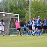 Das Remis brachte genau den einen Punkt, den der SV/BSC Mörlenbach (blaue Trikots) noch gebraucht hat, um 100 Prozent in Sachen Klassenerhalt sicher gehen zu können (Archiv)