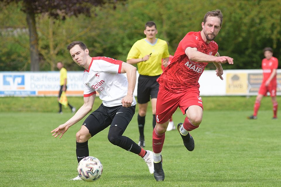 Keinen Sieger gab es im Duell zwischen Riedlingens Fabian Anzenhofer (links) und dem Möttinger Patrick Wunder. Keinen Sieger gab es im Duell zwischen Riedlingens Fabian Anzenhofer (links) und dem Möttinger Patrick Wunder.