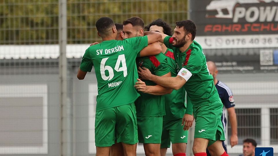 Jubel bei den Spielern von Dersim Rüsselsheim.