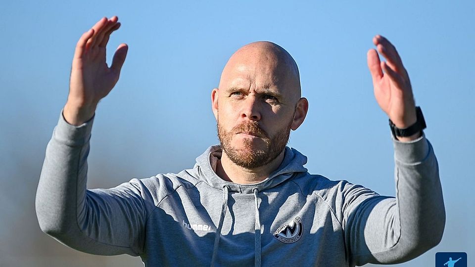 Ein zufriedener Trainer schaut anders aus: Wacker-Coach Hannes Sigurdsson sprach nach der jüngsten Niederlage gegen Türkgücü München Klartext.