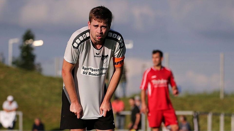 Aus dem erhofften  Durchmarsch in die Verbandsliga   wird nichts.  Der Kapitän  Andreas Pottmeyer (im Bild) und dessen Teamkollegen mussten sich einem klar besseren Gegner geschlagen   geben. 