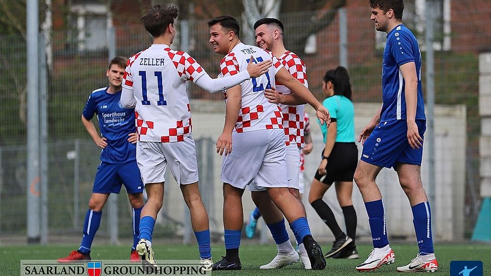 Gute Laune bei Croatia Hamburg. 