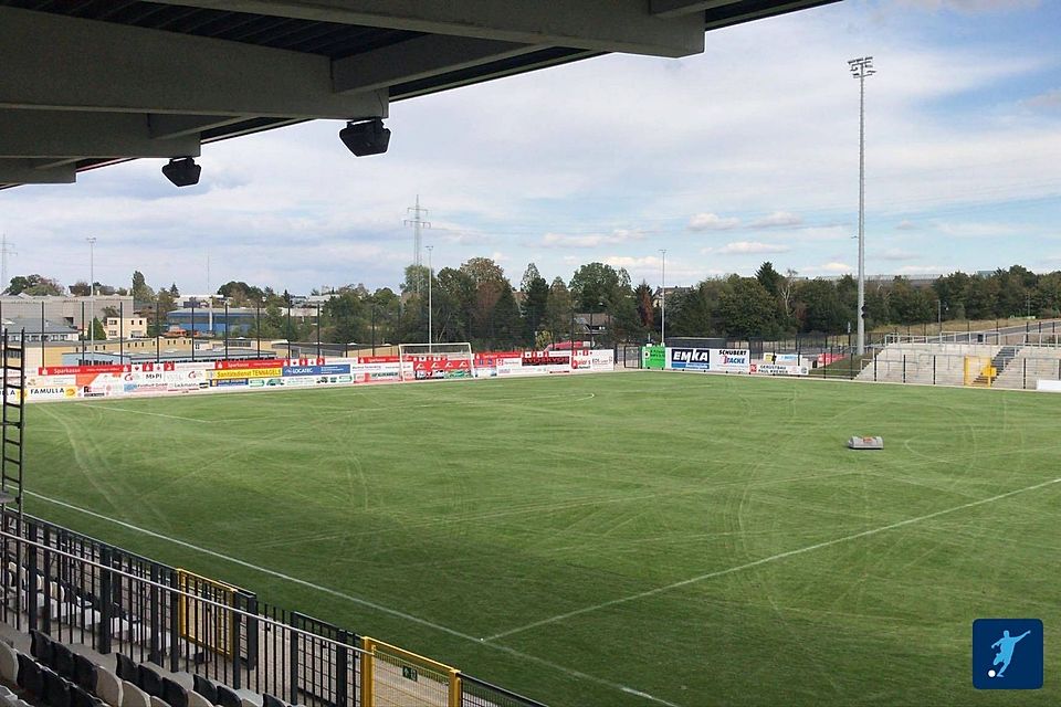 Gespielt wird im Stadion Velbert. 
