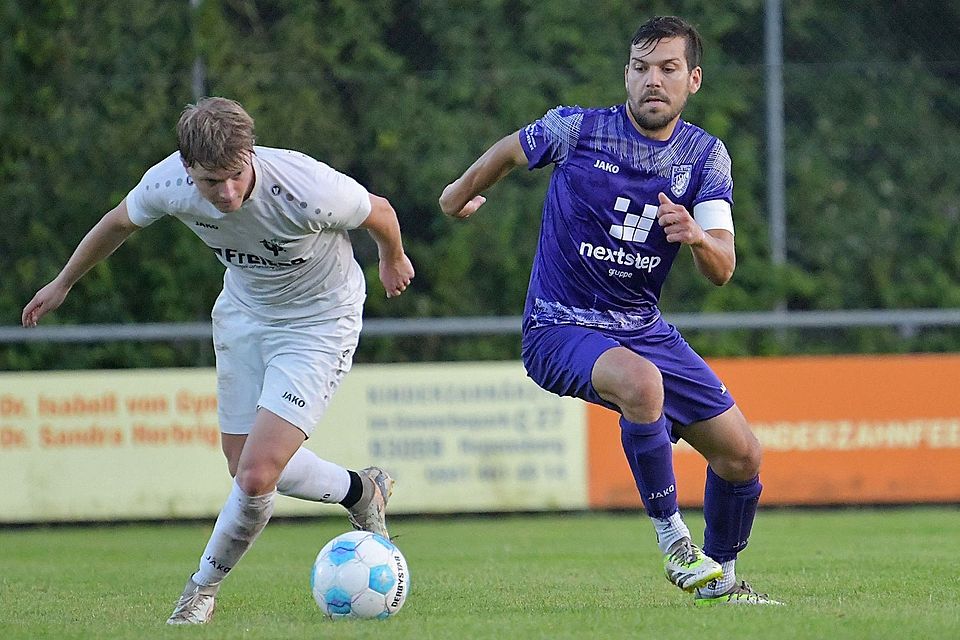 Kareth (rechts Stefan Hofner) und Parsberg (Nico Brandl) kämpfen im Direktduell um den Anschluss an den Tabellenspitze.