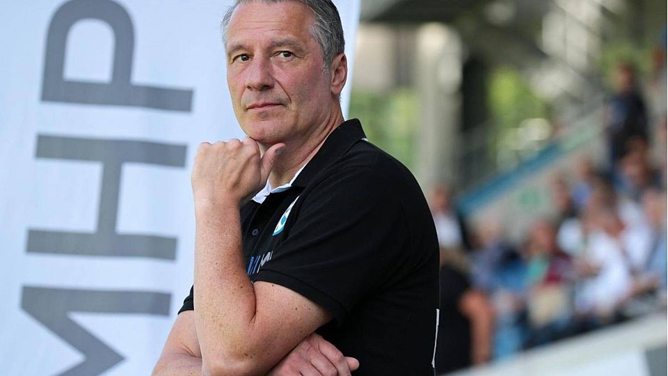 Lutz Siebrecht blickt optimistisch in die Zukunft: Der Sportliche Leiter nahm in der Winterpause Umstrukturierungen vor, um die Qualität im Kader der Stuttgarter Kickers zu erhöhen.