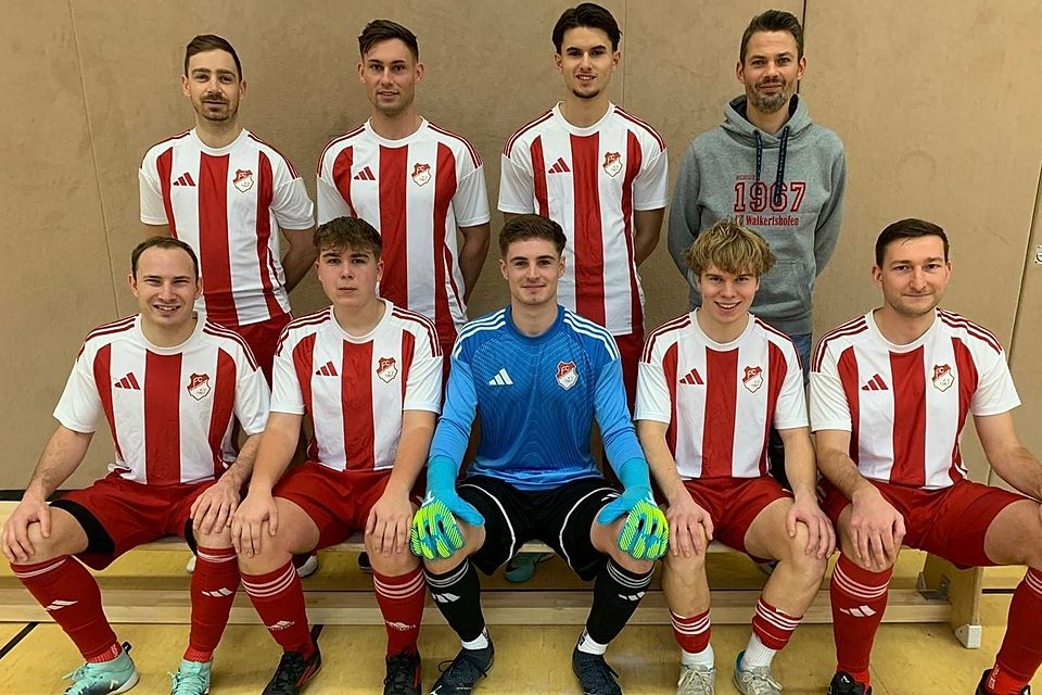 Hinten von links: Felix Maier, Daniel Thoma, Noah Maier, Co-Trainer Thomas Welzhofer - Vorne von links: Florian Hermann, Elias Welzhofer, Luis Böhme, Moritz Zierer, Christopher Heider Hinten von links: Felix Maier, Daniel Thoma, Noah Maier, Co-Trainer Thomas Welzhofer - Vorne von links: Florian Hermann, Elias Welzhofer, Luis Böhme, Moritz Zierer, Christopher Heider