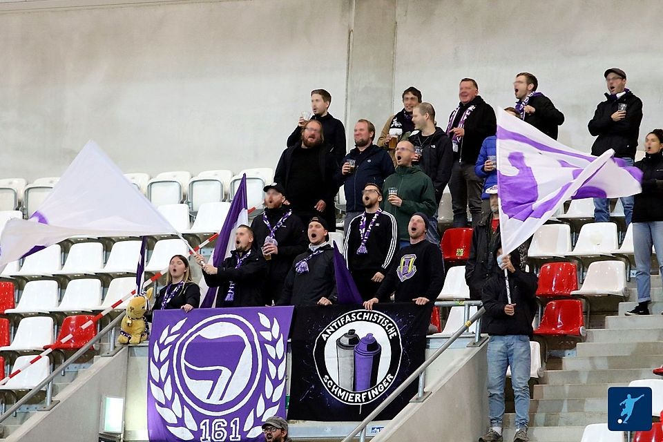 Symbolbild: die Fans von Tennis Borussia müssen sich neue Gesichter einprägen 