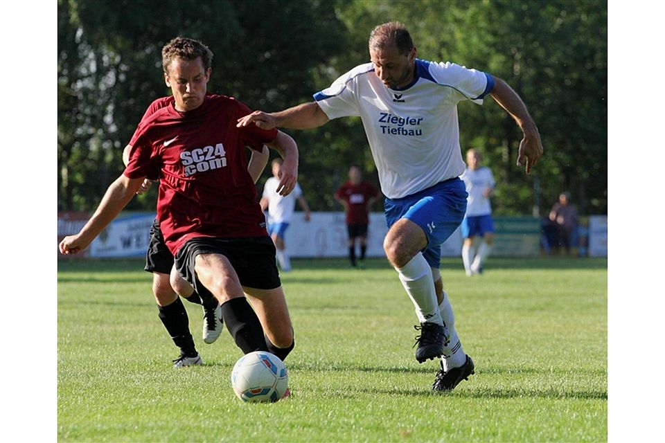 In der Kreisliga Marktredwitz konnte das Führungstrio gewaltig den Abstand zu den weiteren Plätzen erhöhen. Der VfB Arzberg überraschte den FC Marktleuthen mit einem 4:1 Auswärtssieg. F: Sebastian Kastner