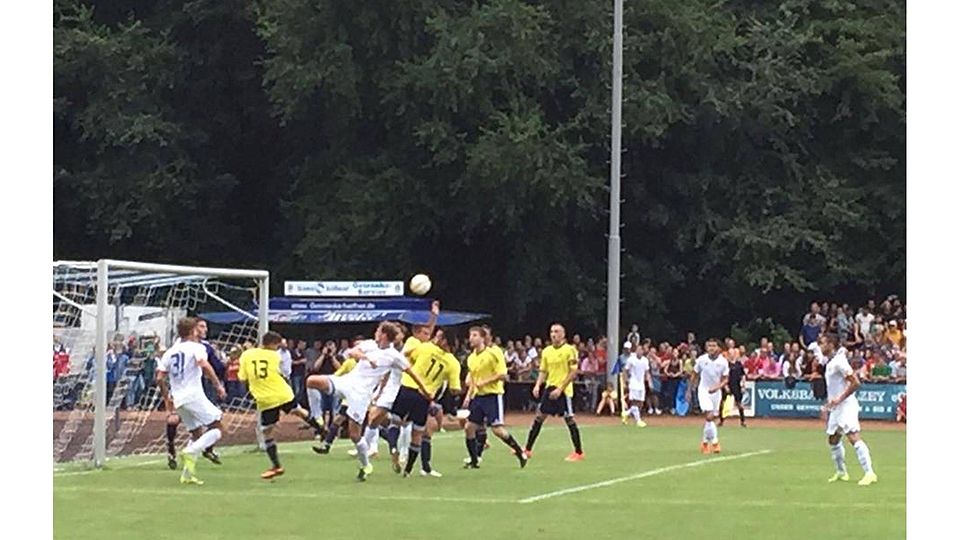 Großer Andrang beim Benefizspiel des TuS Framersheim gegen Mainz 05. F: Werner Wenzel