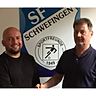 Kennen sich schon lange: der neue SFS-Trainer Daniel Vehring und Obmann Helmut Grote. - Foto: SF Schwefingen.