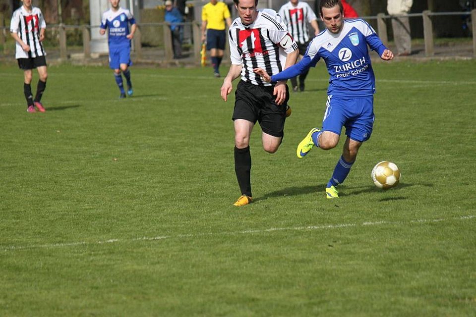 F: Heist Waberns Fabian Korell (rechts) erzielte gestern einen Dreierpack. F: Heist Waberns Fabian Korell (rechts) erzielte gestern einen Dreierpack.
