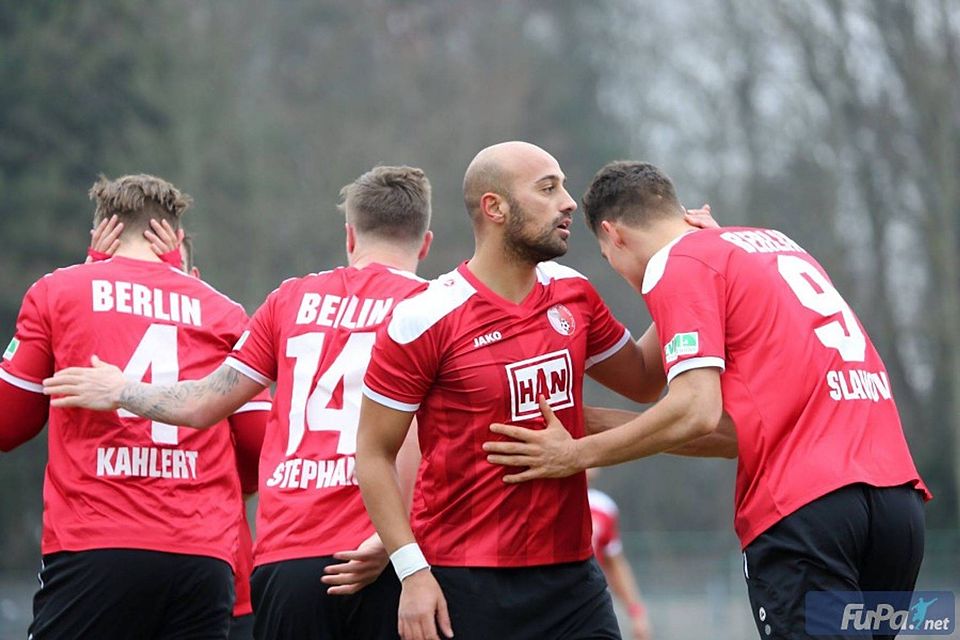 Der Beriner AK setzt sich am 24. Spieltag der Regionalliga Nordost mit 2:1 bei RB Leipzig II durch. Foto: Berliner AK / Vincent Gehrke
