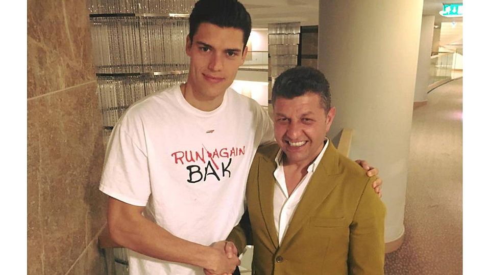 Miroslav Slavov mit BAK-Präsident Ali Han