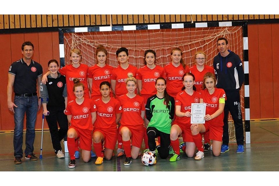 Die B-Juniorinnen der Sportfreunde Siegen wurden Futsal-Westfalenmeister und Westdeutscher Vizemeister. Nun geht’s zur Deutschen Meisterschaft! Foto: Verein