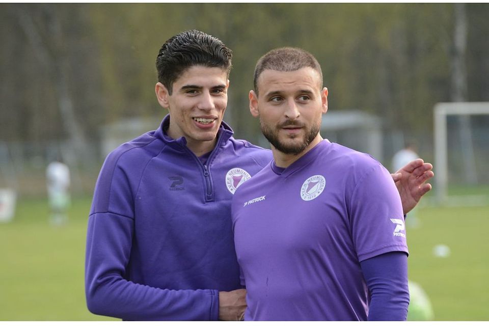 Knipser unter sich Zauberfuß Ilir Serifi und Vollstrecker Kastriot Alija.