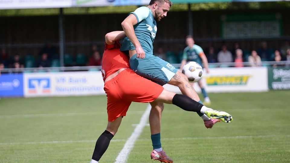 Ove Witt (Kilia Kiel) gegen Ben Luca Nohns (PSV Neumünster). 