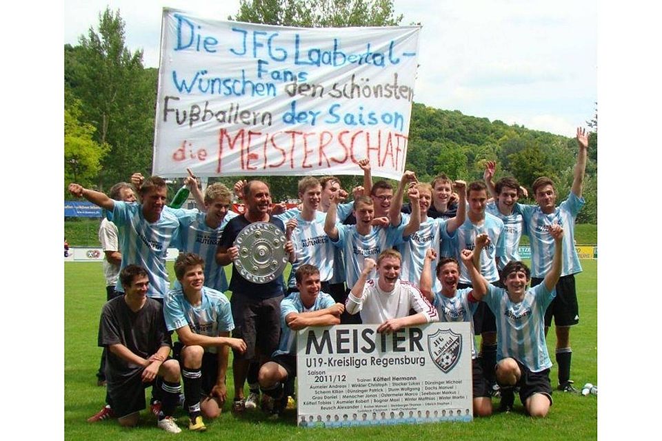 Meistermannschaft der JFG Labertal   Foto: Göldel