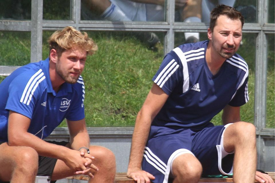 Erwartet ein schwieriges Spiel bei der Regionalliga-Reserve des VfB Eichstätt: ASV-Trainer Manuel Haupt (rechts).