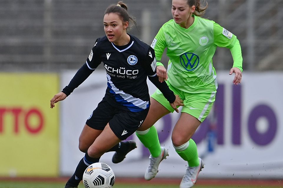 Maja Sternad (l.) verlässt Arminia Bielefeld und wechselt zu Werder Bremen.
