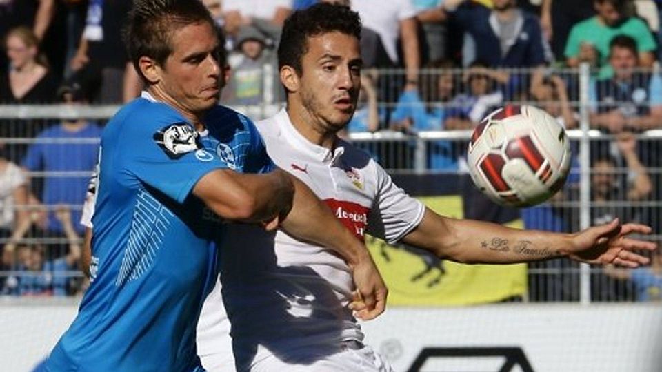 Fabian Gerster und Sercan Sararer im Duell beim Stadtderby. Foto: Baumann