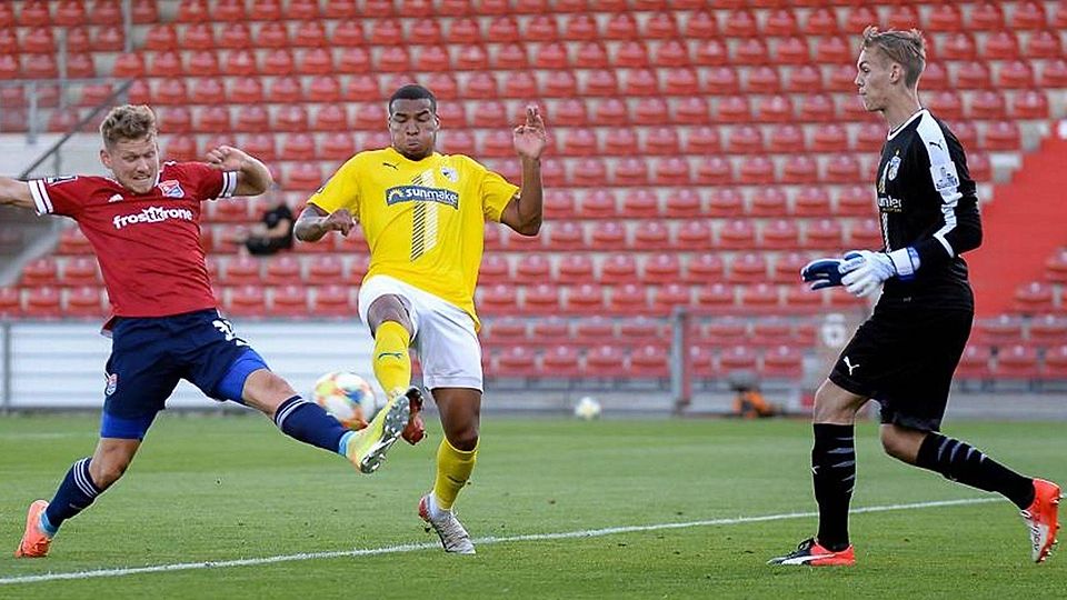Der FC Carl Zeiss Jena setzt auf Lukas Sedlak (rechts).