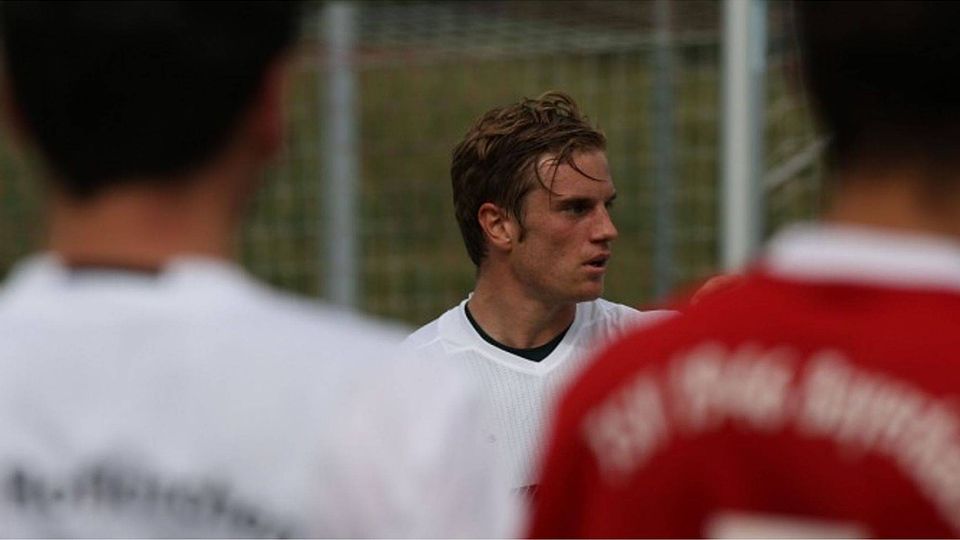 Stephan Hacker (Bildmitte) steht dem TSV Hofkirchen nicht länger als Trainer zur Verfügung. F: Brumbauer
