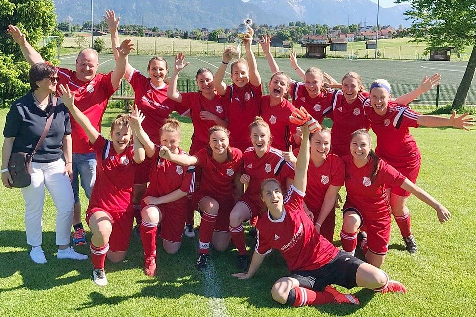 Historische Saison: 2017 wurden Überackers Frauen Meister der Bezirksliga. Fünf Jahre zuvor hatte das Team noch in der Kreisklasse gekickt.