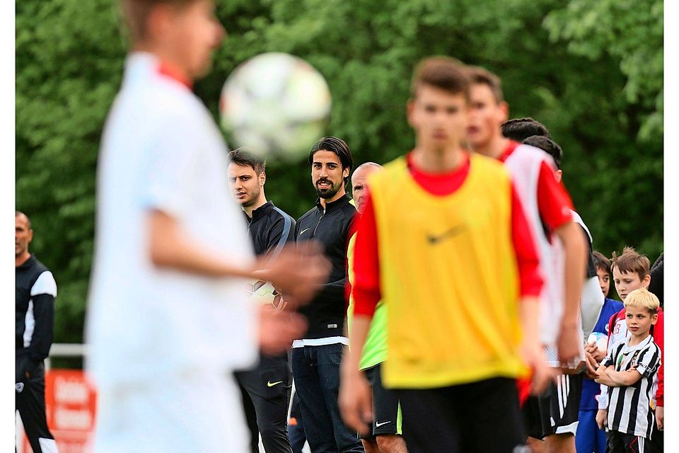 Sami Khedira überzeugte sich persönlich von der Qualität der Youngster. Foto: Baumann