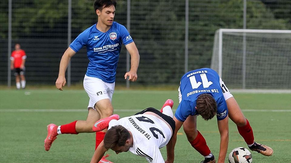 Fabio Lovizio (li.,TSB Flensburg) im Spiel beim TSV Kronshagen).