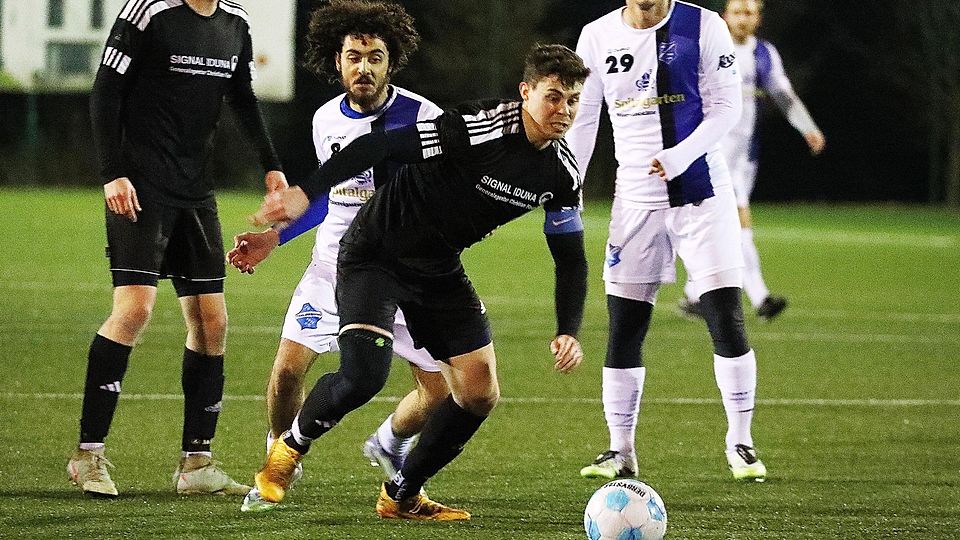 Thalmassings neuer Stürmer Younes Benslimane (links in Weiß) erzielte seine ersten drei Tore für den Bezirksligisten.