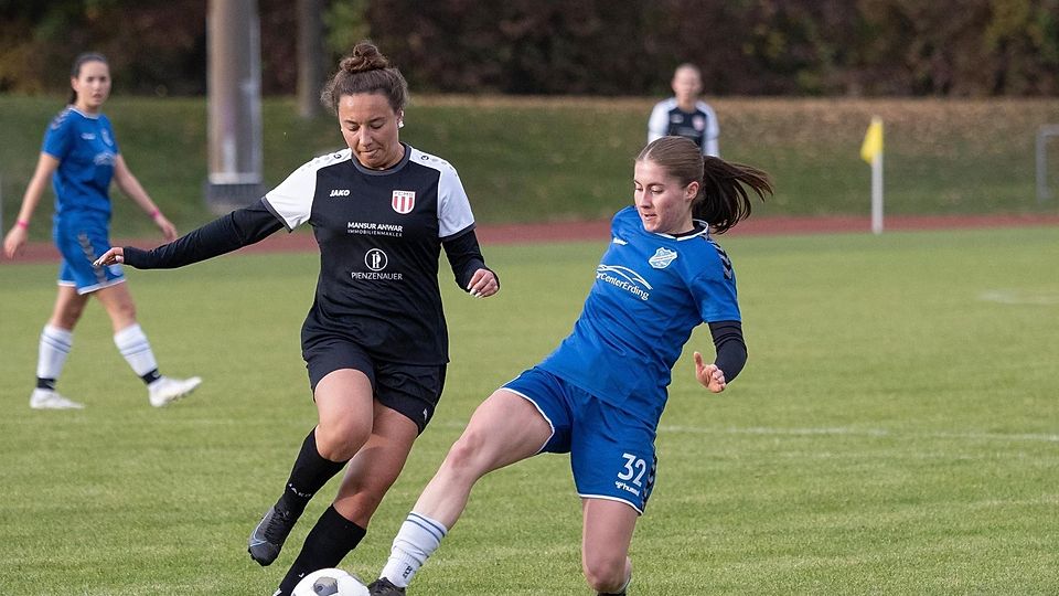 Fußspitzen könnten entscheiden: Das nächste umkämpfte Spitzenspiel wartet auf die FCMS-Fußballerinnen um Nadja Rimschneider (links), hier gegen Langengeisling.