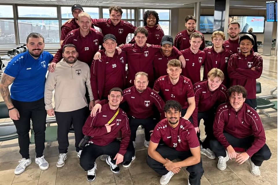 Abflug nach Gran Canaria - der FC Wiedikon auf dem Weg ins Trainingslager.