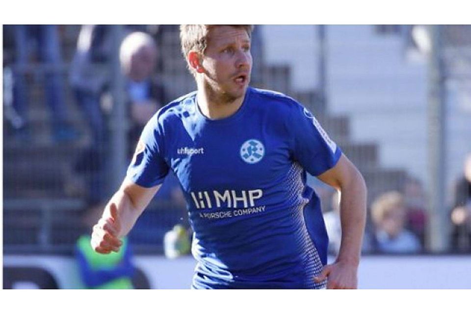 Erfahrene Kraft und kämpferisches Vorbild: Innenverteidiger Patrick Auracher. Pressefoto Baumann