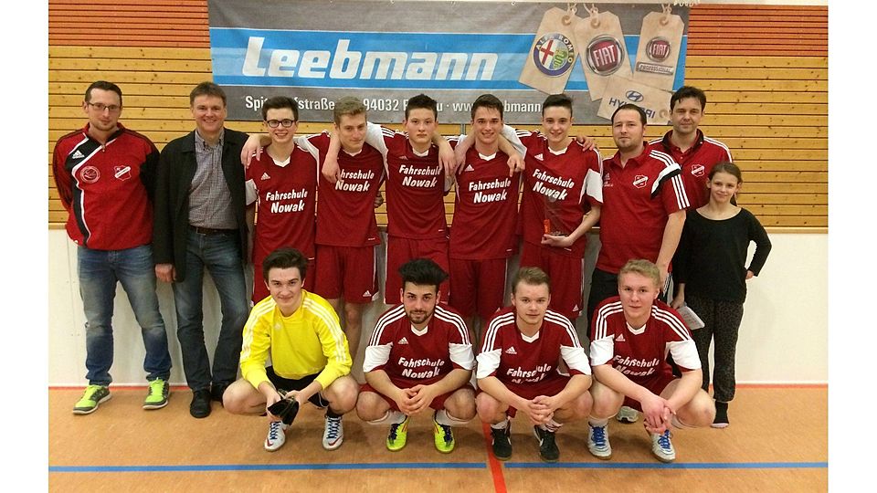 Im Turnier der A-Junioren konnte sich die Mannschaft des FC Salzweg durchsetzen.