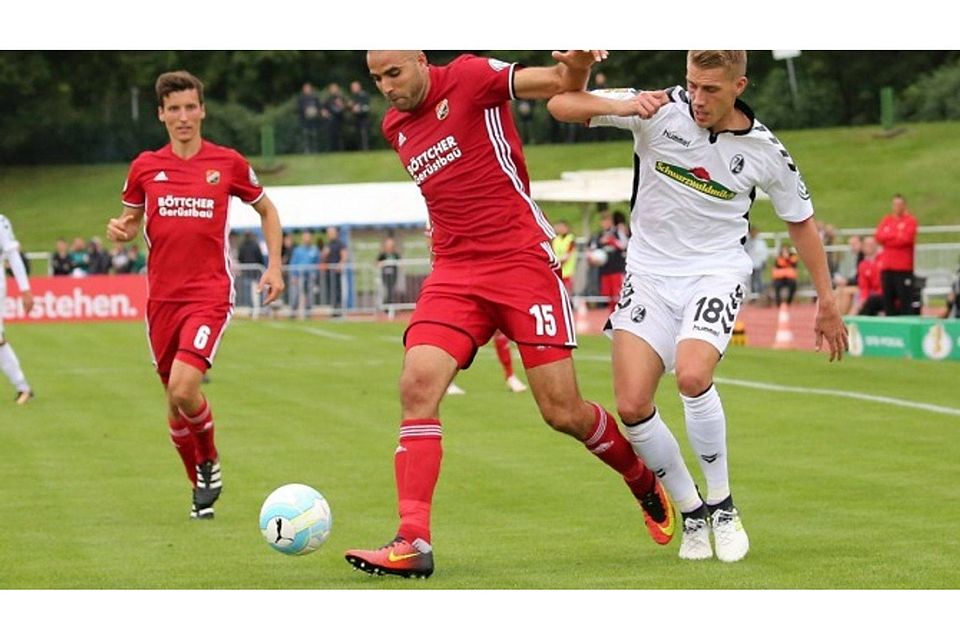 Adli Lachheb (in rot/ Archiv) besorgte das zwischenzeitliche 2:0 für den VfB.                     F: Kammerer