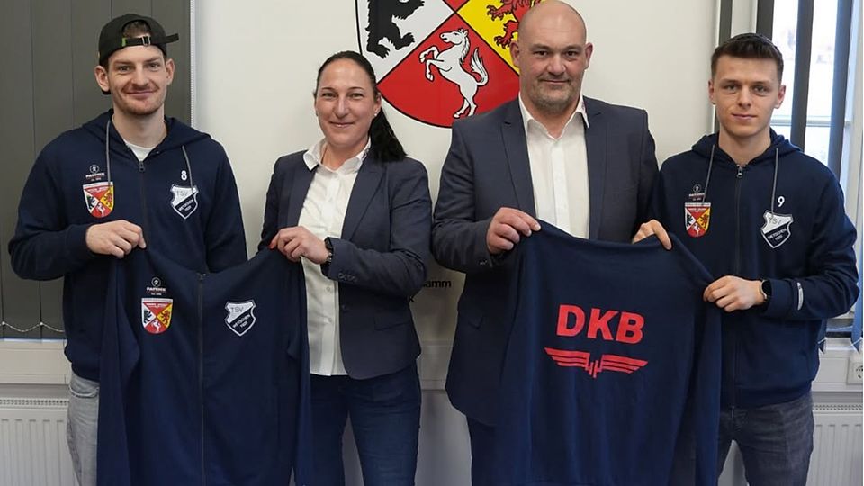Von links: Julian Fehse, Katharina Heins (DKB), Robert Nahrstedt (DKB), Moritz Raskopp