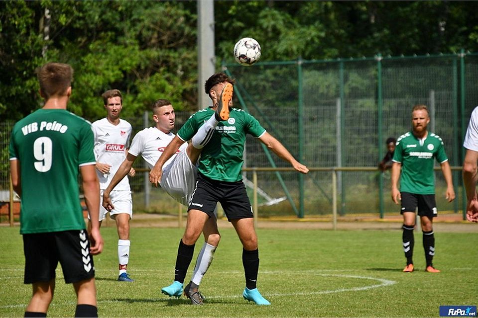Umkämpftes Duell: SV Kralenriede gegen den VfB Peine
