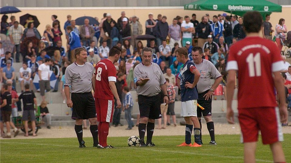 In eineinhalb Monaten ist wieder Anpfiff: Die Kreisliga Landshut legt am 24. Juli vor, eine Woche später folgen die anderen Klassen im Fußballkreis.  Foto: dck