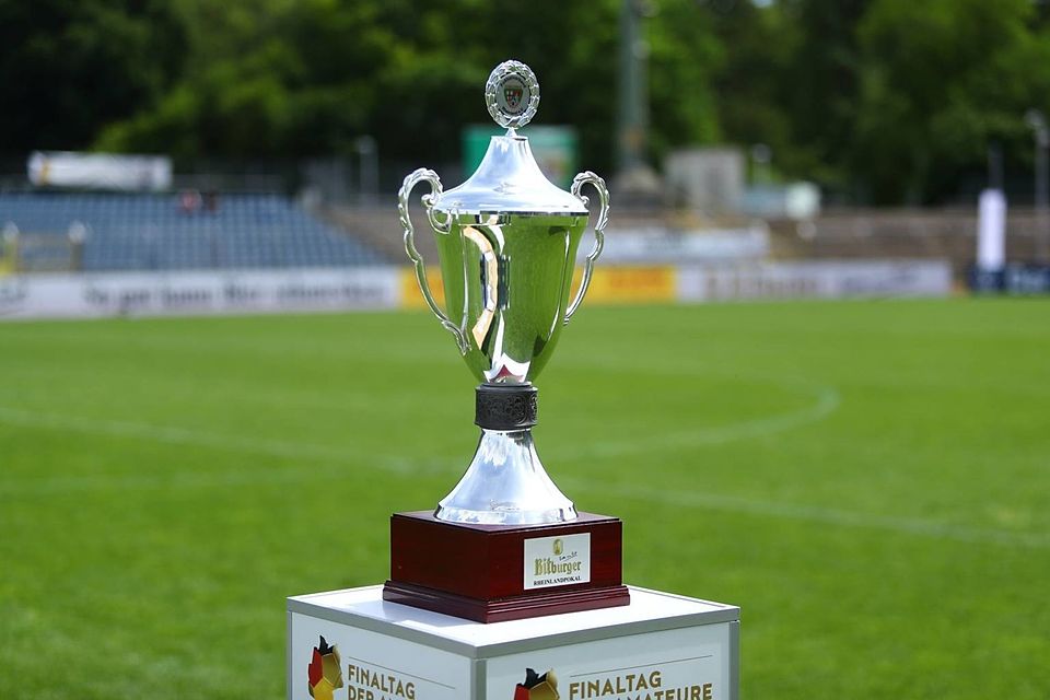 Um diese Trophäe kämpfen die Teams im Bitburger-Rheinlandpokal.