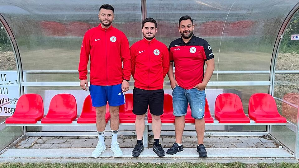Mirza Hasanovic (li.) und Asllan Shalaj (Mitte) übernehmen das Coaching bei Türk Gücü Straubing 