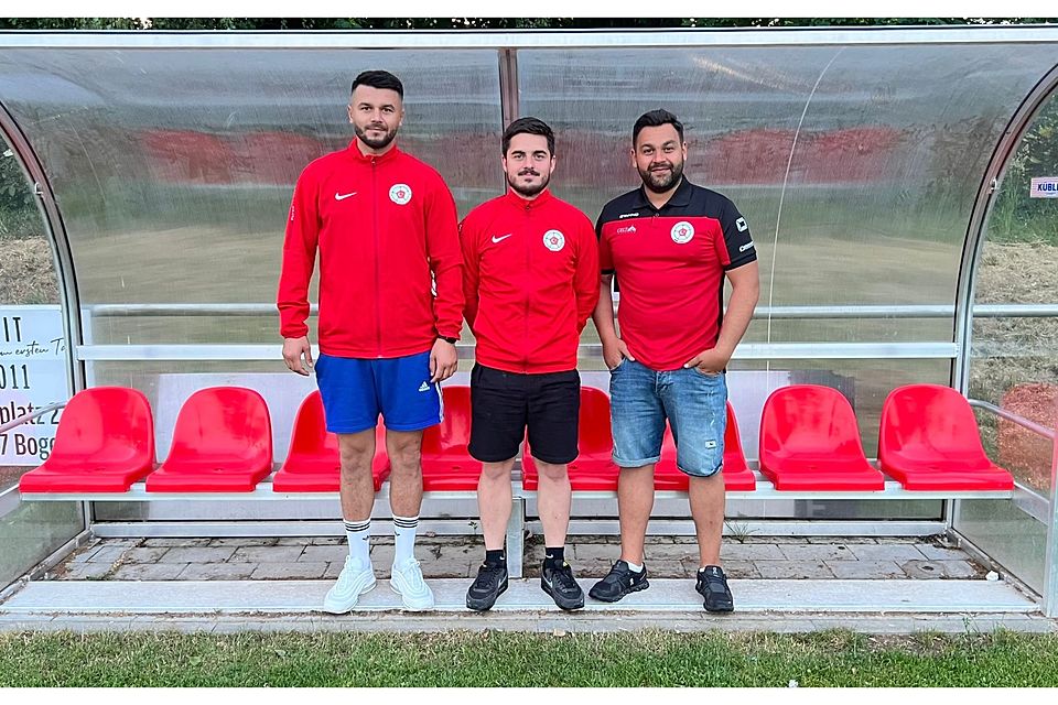 Mirza Hasanovic (li.) und Asllan Shalaj (Mitte) übernehmen das Coaching bei Türk Gücü Straubing 